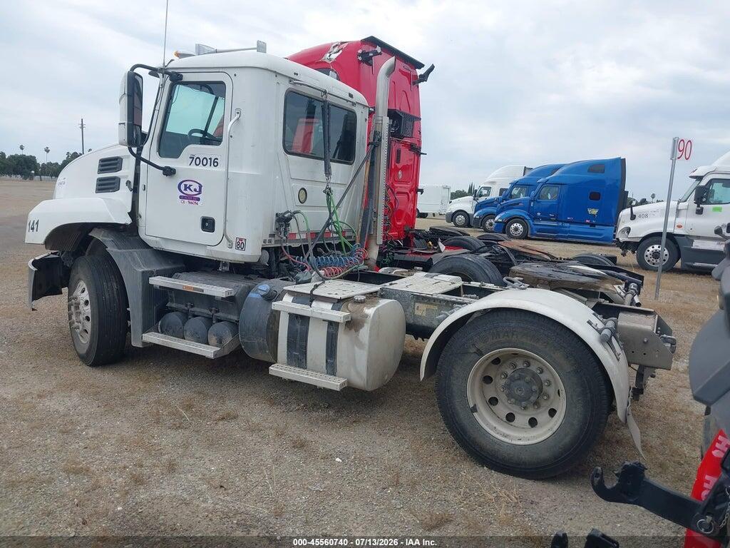 1M1AN3AY6KM001032 2019 MACK ANTHEM photo no. 3