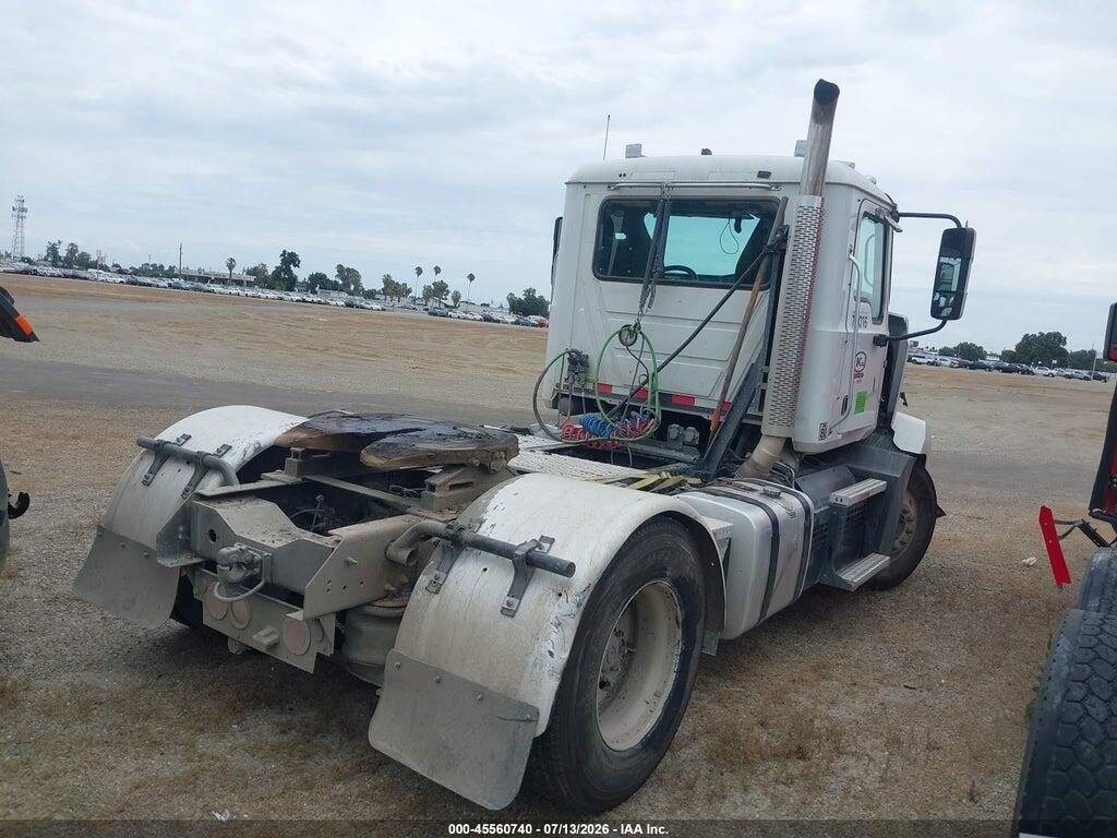 1M1AN3AY6KM001032 2019 MACK ANTHEM photo no. 4