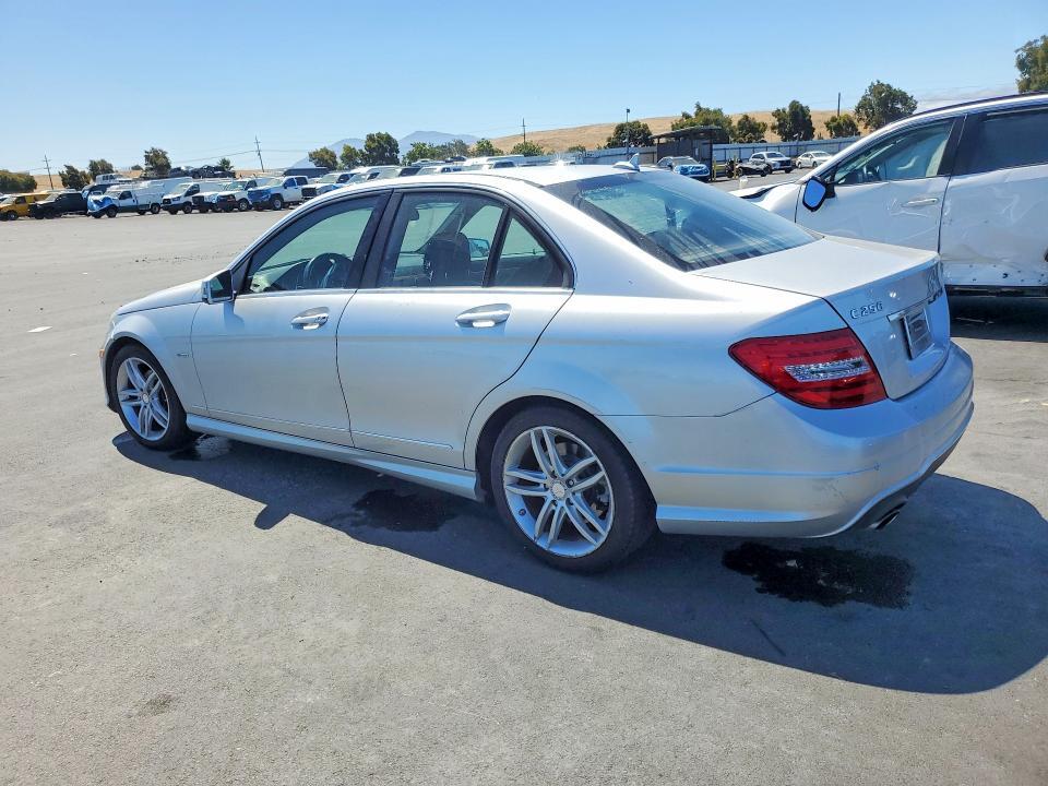 2012 MERCEDES-BENZ C 250 — Фото 2 из 12