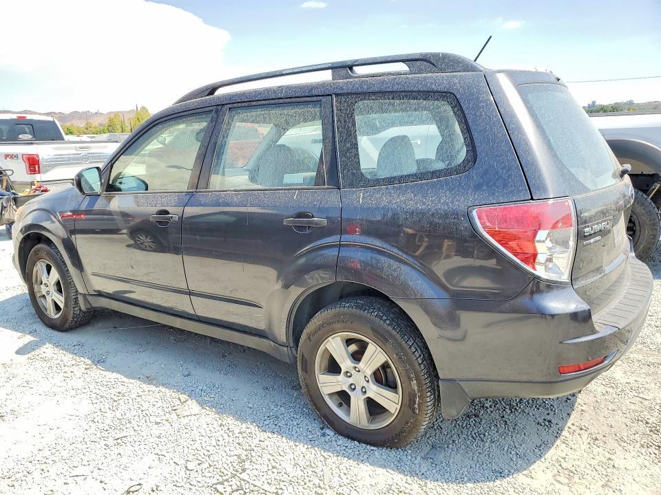 JF2SHABCXDH421165 2013 SUBARU FORESTER photo no. 2