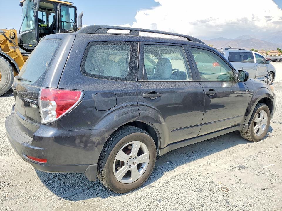 JF2SHABCXDH421165 2013 SUBARU FORESTER photo no. 3