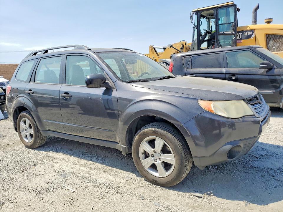 JF2SHABCXDH421165 2013 SUBARU FORESTER photo no. 4