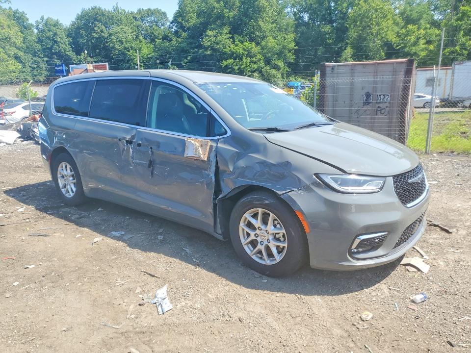 2023 CHRYSLER PACIFICA TOURING L — Фото 4 из 13