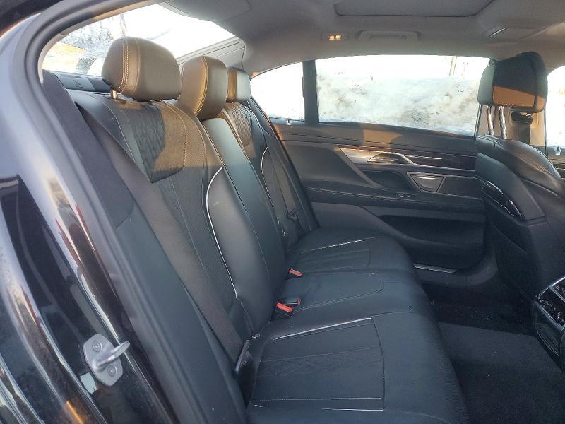 2018 BMW 750I XDRIVE — Фото 10 из 12
