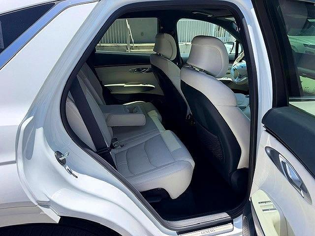 2025 GENESIS G70 — Фото 11 из 15