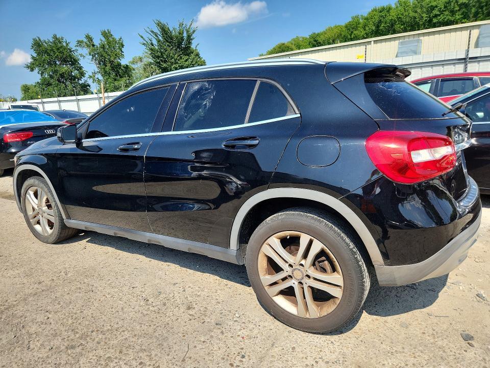2016 MERCEDES-BENZ GLA 250 — Фото 2 из 13