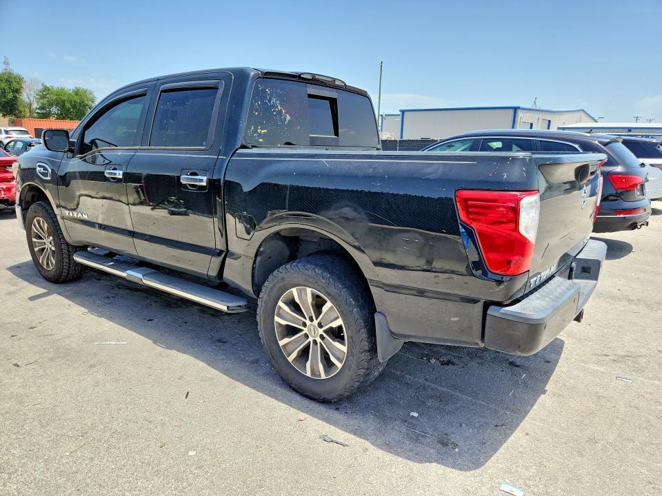 2017 NISSAN TITAN SL — Фото 2 из 12