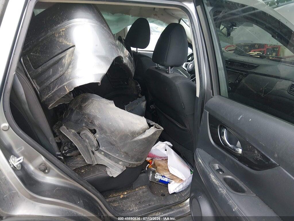 KNMAT2MV6HP618715 2017 NISSAN ROGUE photo no. 8