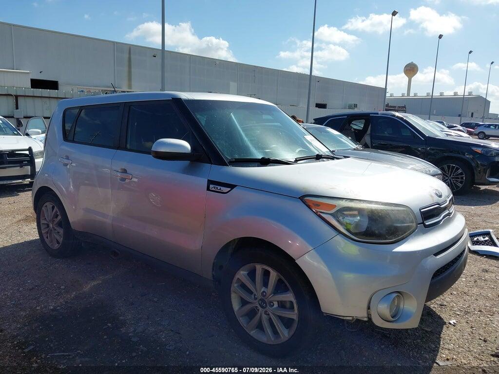 KNDJP3A53J7519726 2018 KIA SOUL photo no. 1