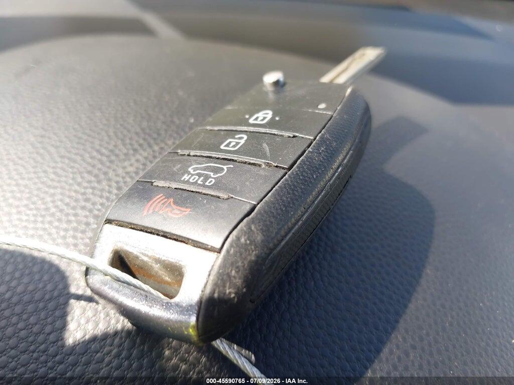KNDJP3A53J7519726 2018 KIA SOUL photo no. 11