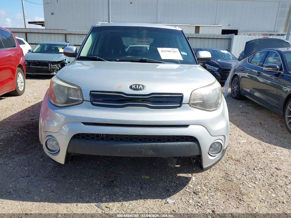 KNDJP3A53J7519726 2018 KIA SOUL photo no. 12