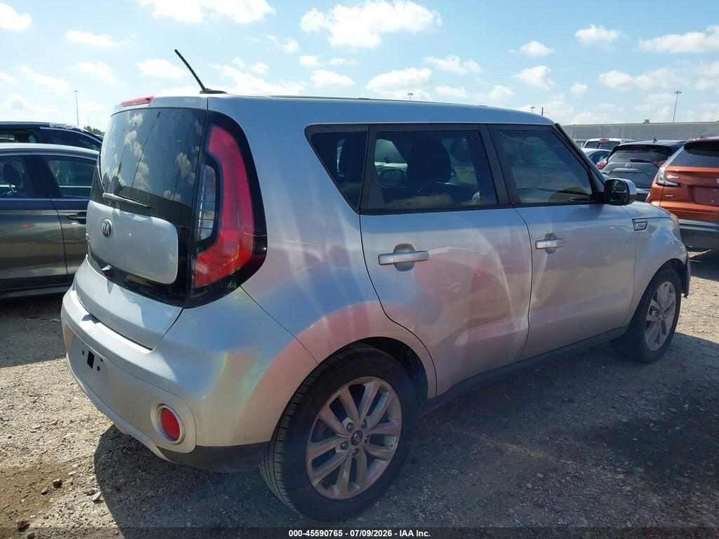 KNDJP3A53J7519726 2018 KIA SOUL photo no. 4