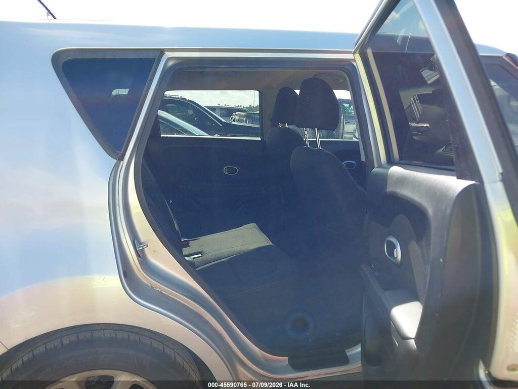 KNDJP3A53J7519726 2018 KIA SOUL photo no. 8
