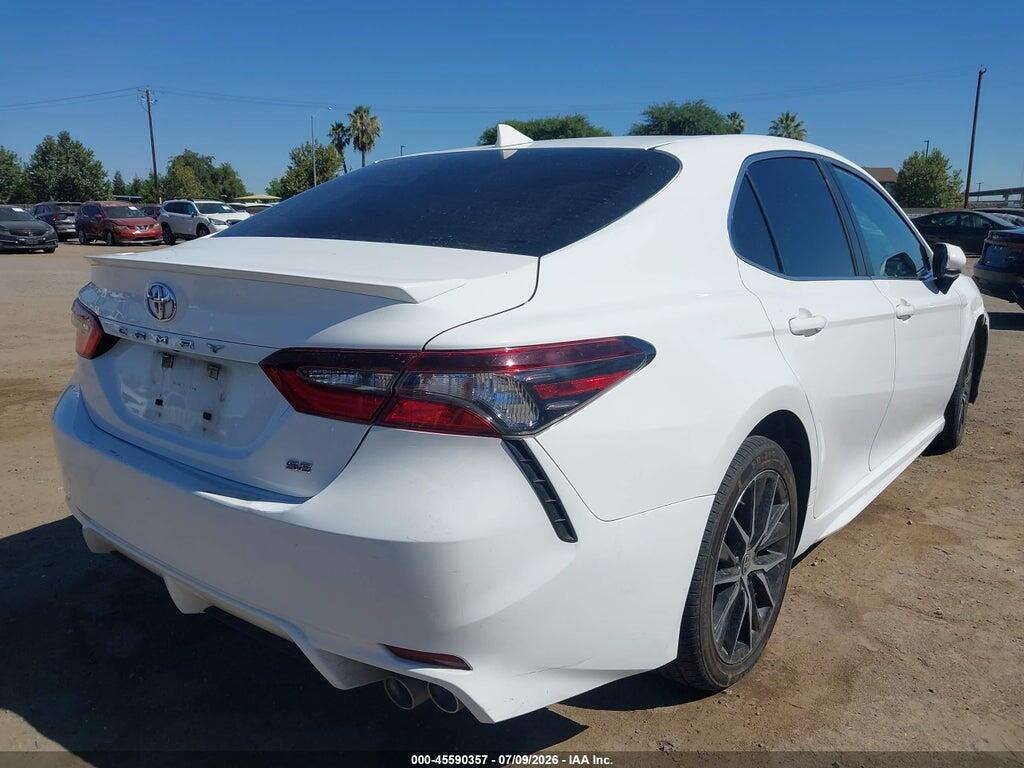 4T1G11AK5MU410076 2021 TOYOTA CAMRY photo no. 4