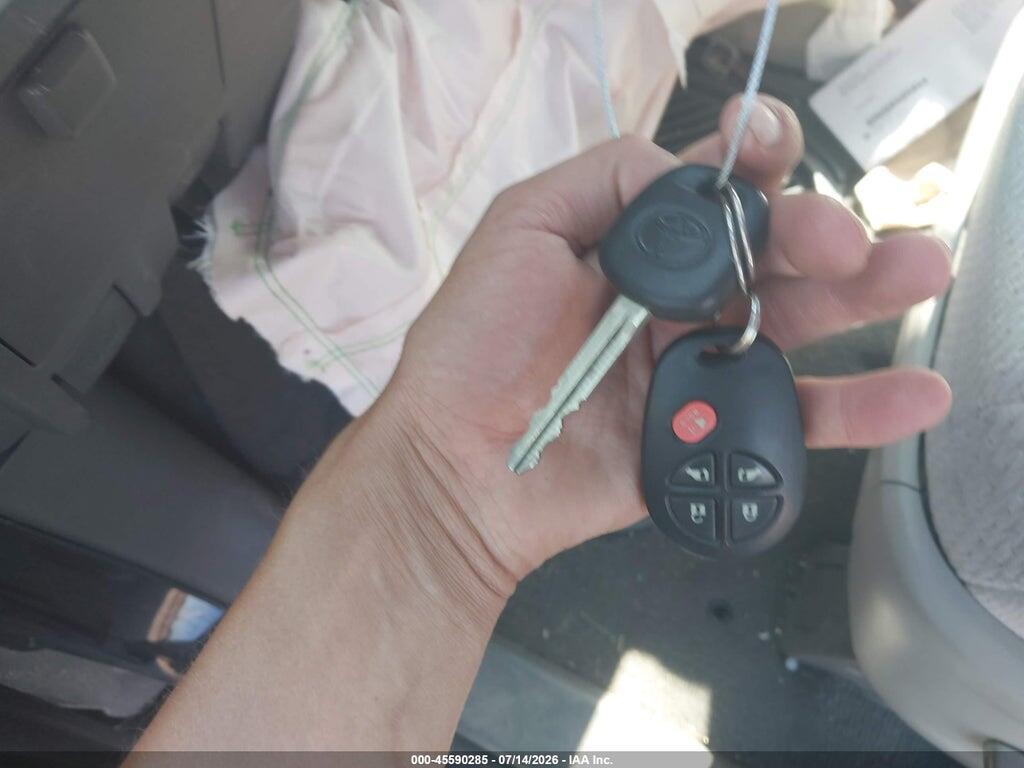5TDKK3DC8BS079233 2011 TOYOTA SIENNA photo no. 11