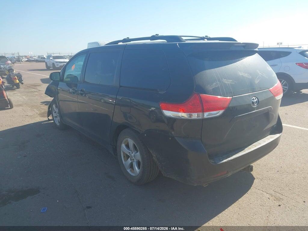 5TDKK3DC8BS079233 2011 TOYOTA SIENNA photo no. 3