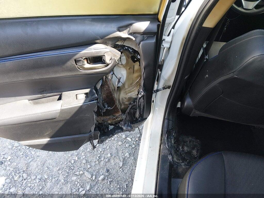 5YFBURHEXHP736821 2017 TOYOTA COROLLA photo no. 12