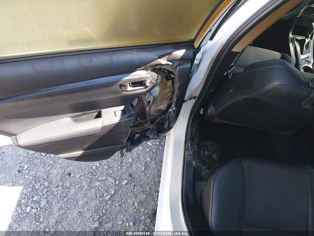 5YFBURHEXHP736821 2017 TOYOTA COROLLA photo no. 6
