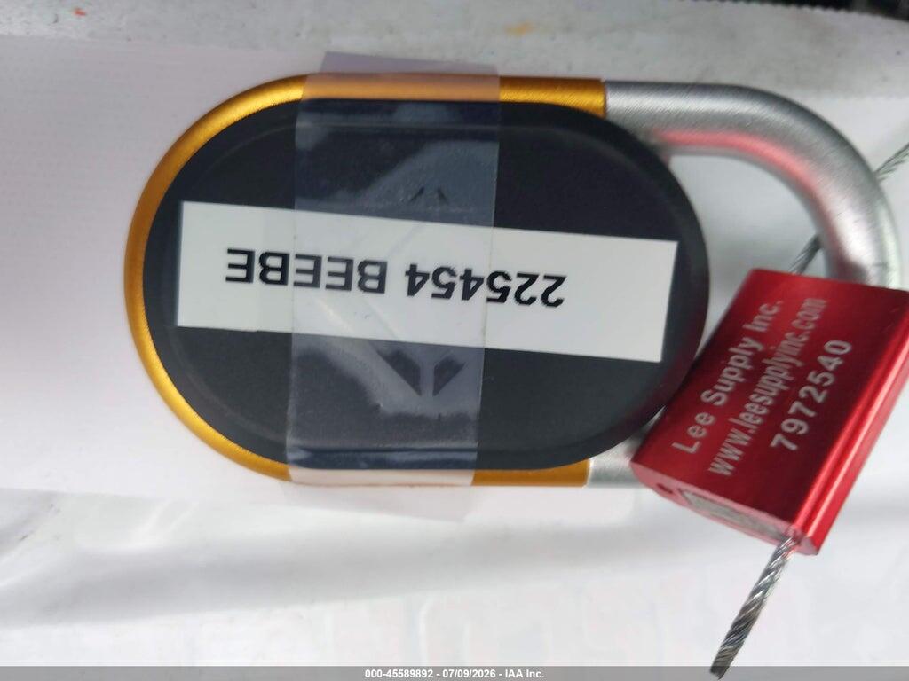 7PDSGABL7NN000825 2022 RIVIAN R1S photo no. 11