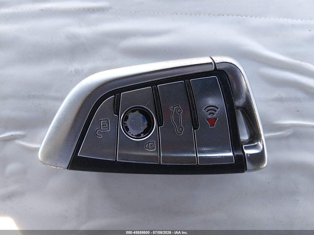 WBA7E2C55HG739285 2017 BMW 740I photo no. 11