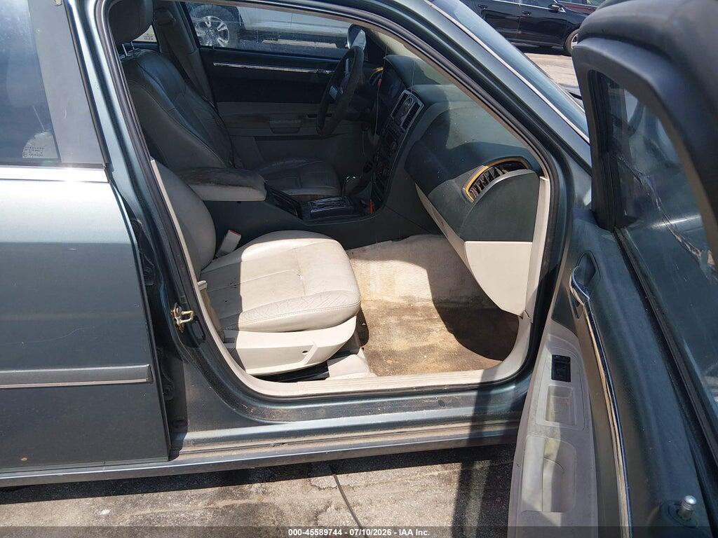 2C3JA53G05H108620 2005 CHRYSLER 300 photo no. 5
