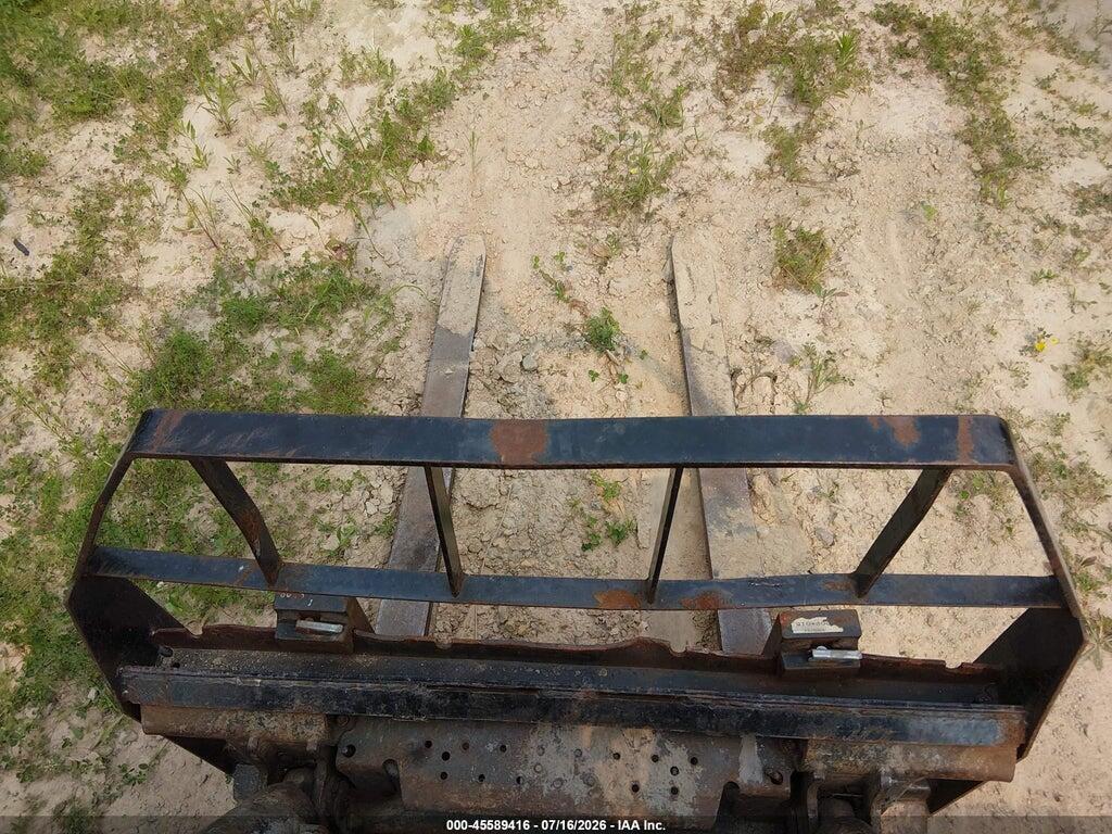 JAF0C232JKM472422 2019 NEW HOLLAND C232 LOADER photo no. 12