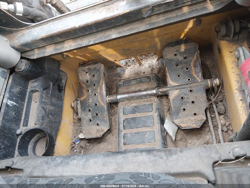 JAF0C232JKM472422 2019 NEW HOLLAND C232 LOADER photo no. 8