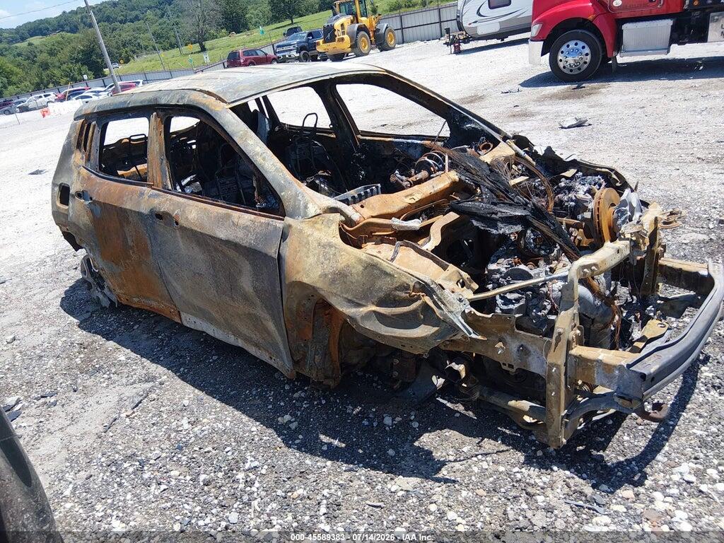 3C4NJDDB3JT249094 2018 JEEP COMPASS photo no. 1