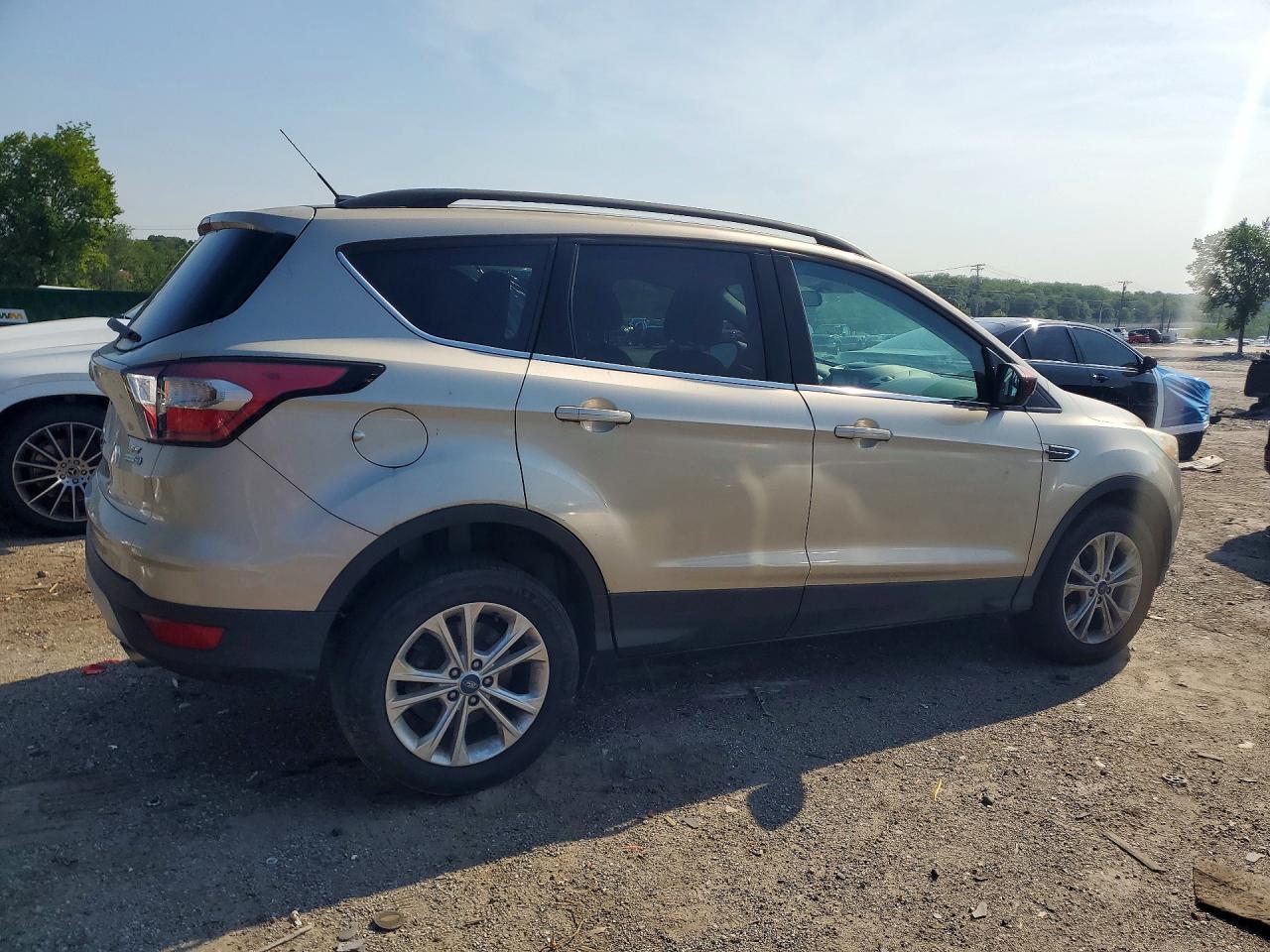 2017 FORD ESCAPE SE — Фото 3 из 13