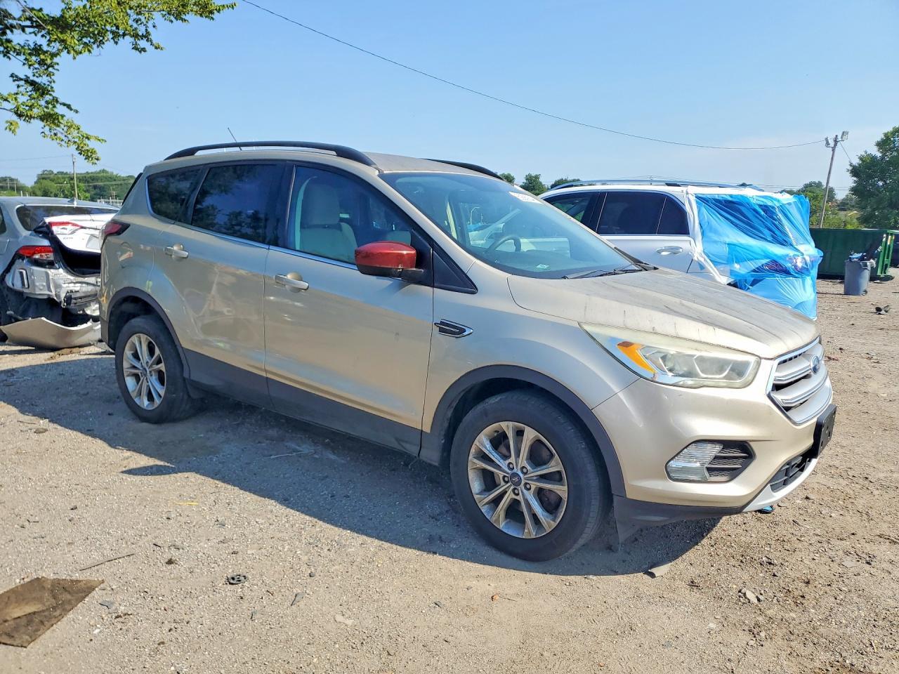 2017 FORD ESCAPE SE — Фото 4 из 13