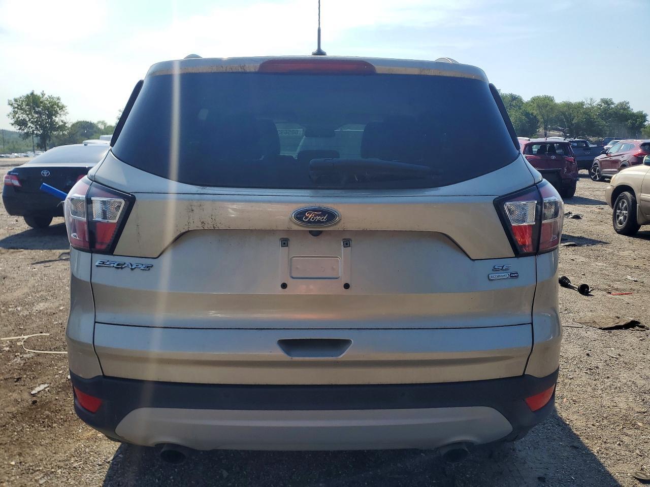 2017 FORD ESCAPE SE — Фото 6 из 13