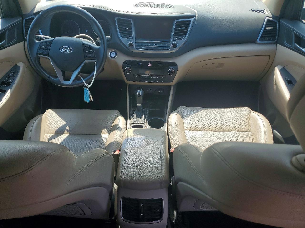 KM8J3CA28GU231031 2016 HYUNDAI TUCSON photo no. 8