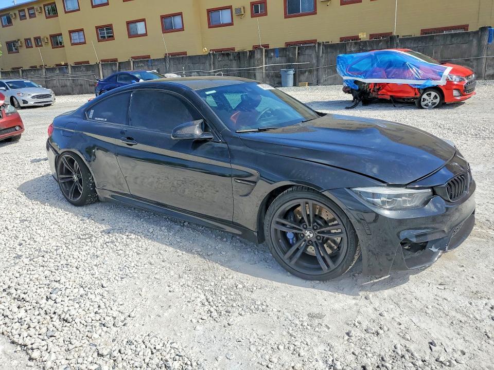 2018 BMW M4 — Фото 4 из 12