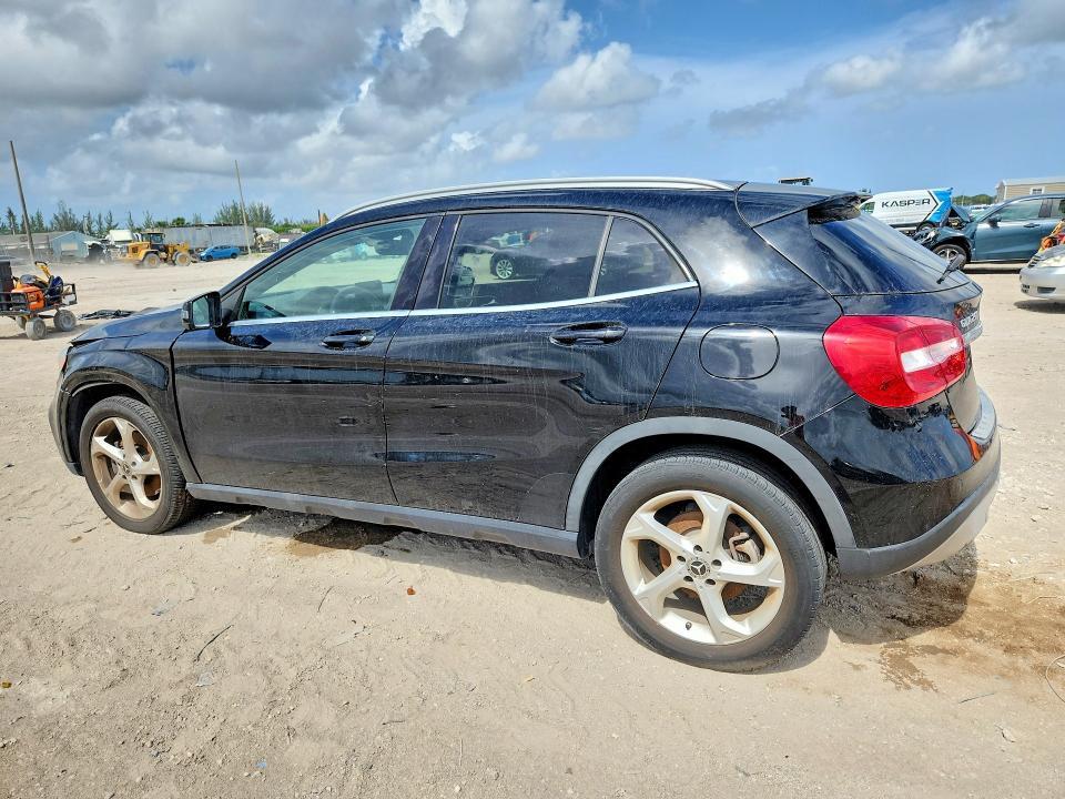 2018 MERCEDES-BENZ GLA 250 — Фото 2 из 12