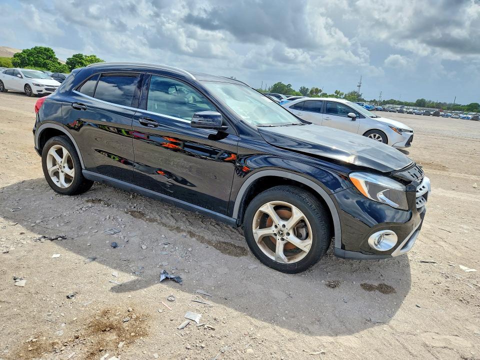 2018 MERCEDES-BENZ GLA 250 — Фото 4 из 12