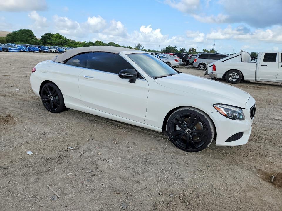 2017 MERCEDES-BENZ C 300 — Фото 4 из 12