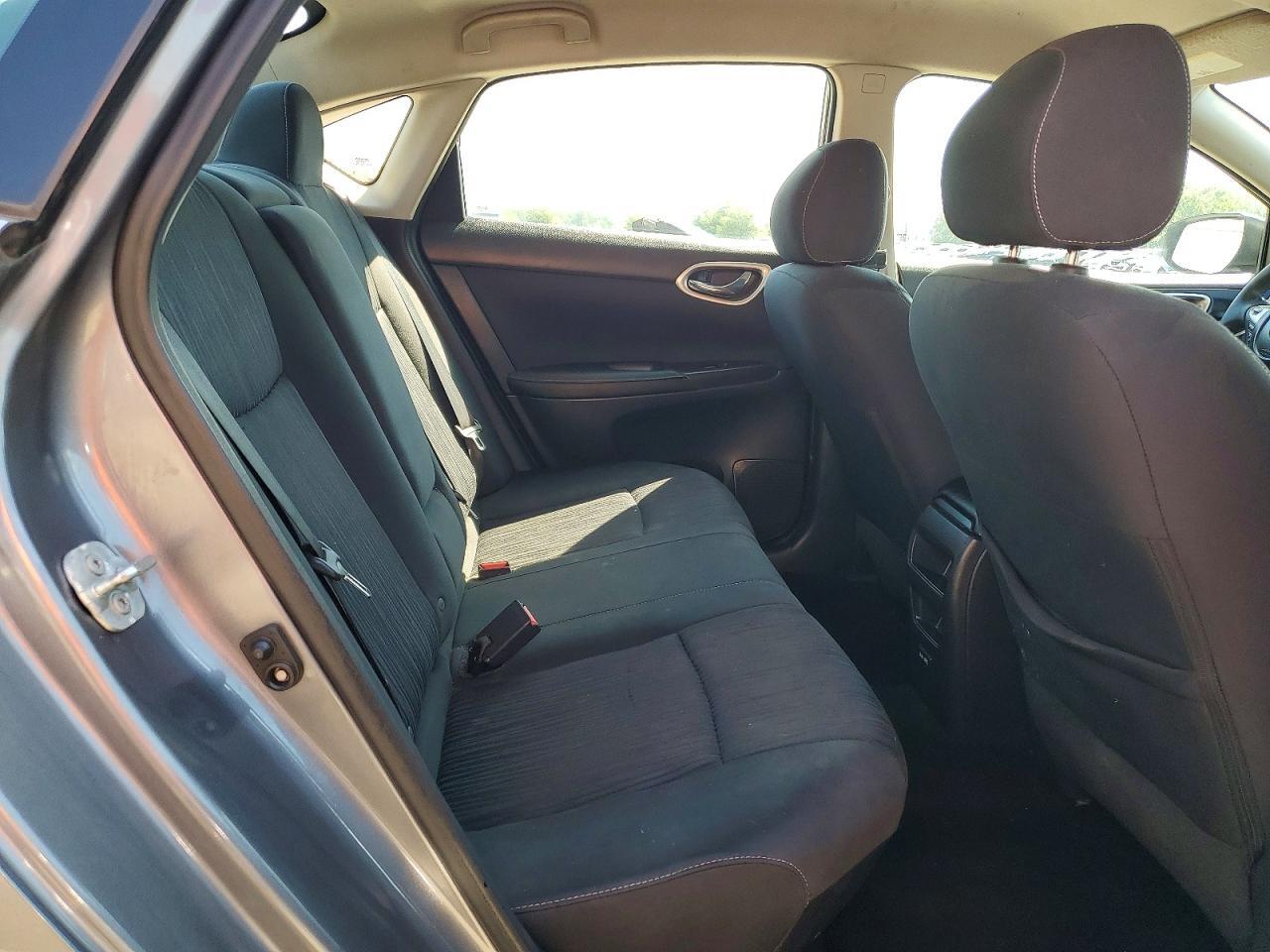 2019 NISSAN SENTRA SV — Фото 10 из 12