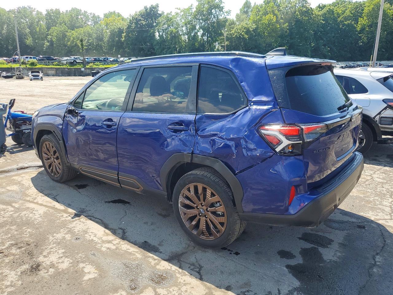 2025 SUBARU FORESTER SPORT — Фото 2 из 13