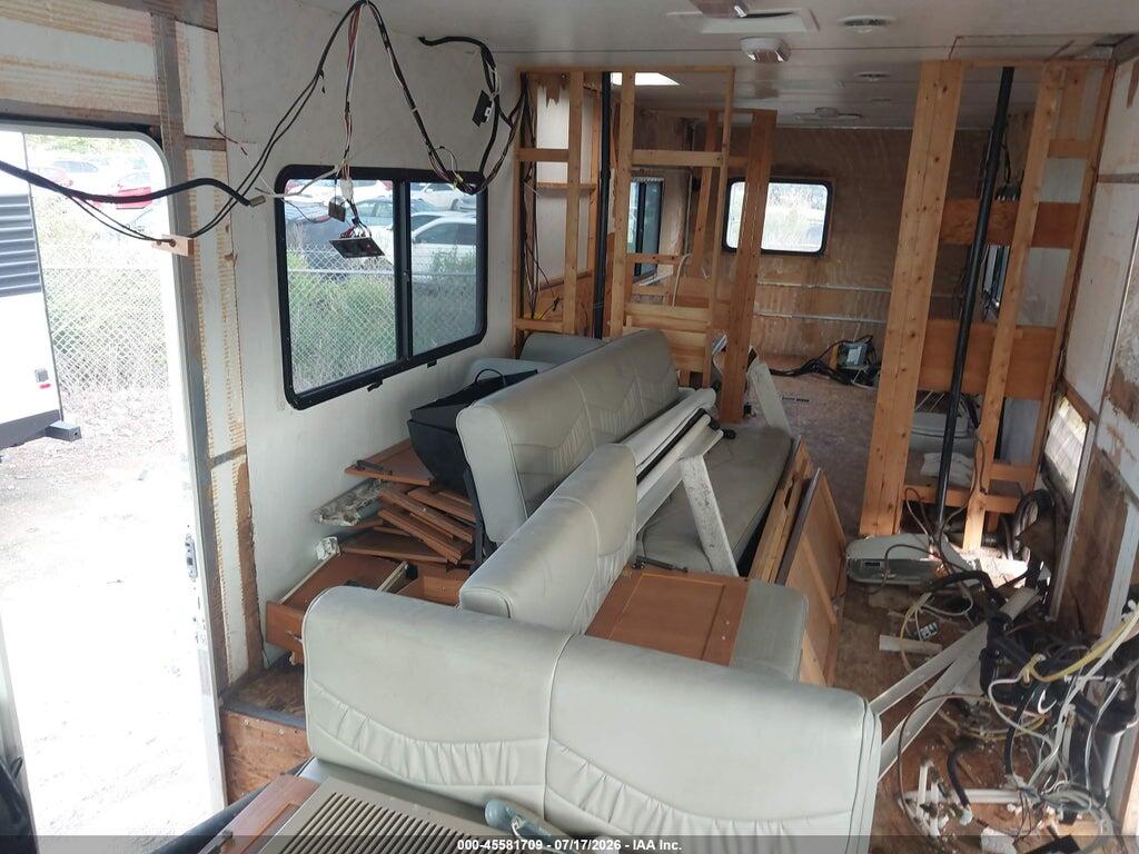 5B4MP67G423348085 2002 WORKHORSE CUSTOM CHASSIS MOTORHOME CHASSIS photo no. 5