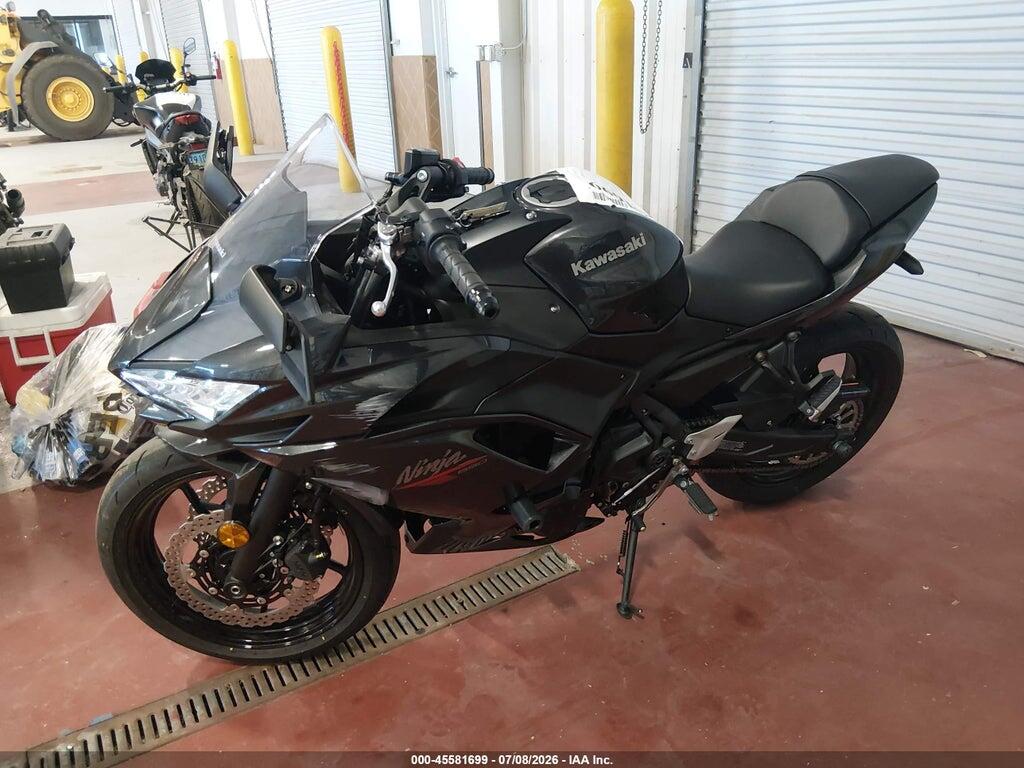 ML5EXER12TDAJ9878 2026 KAWASAKI EX650 photo no. 2