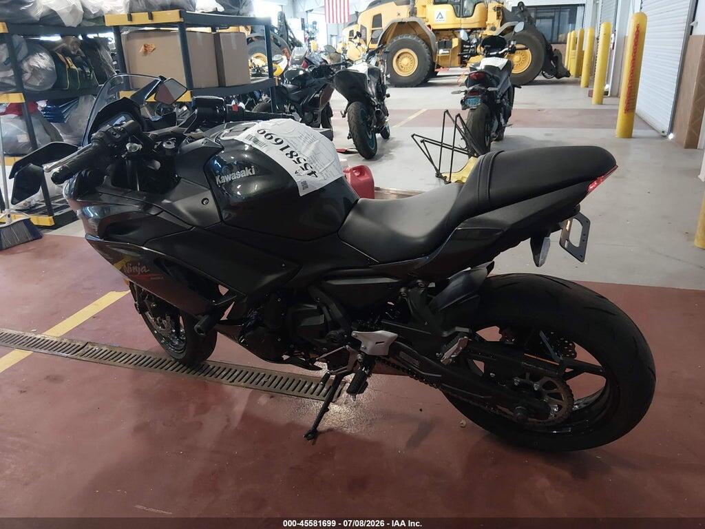 ML5EXER12TDAJ9878 2026 KAWASAKI EX650 photo no. 3