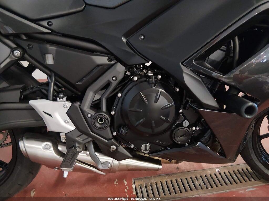 ML5EXER12TDAJ9878 2026 KAWASAKI EX650 photo no. 8