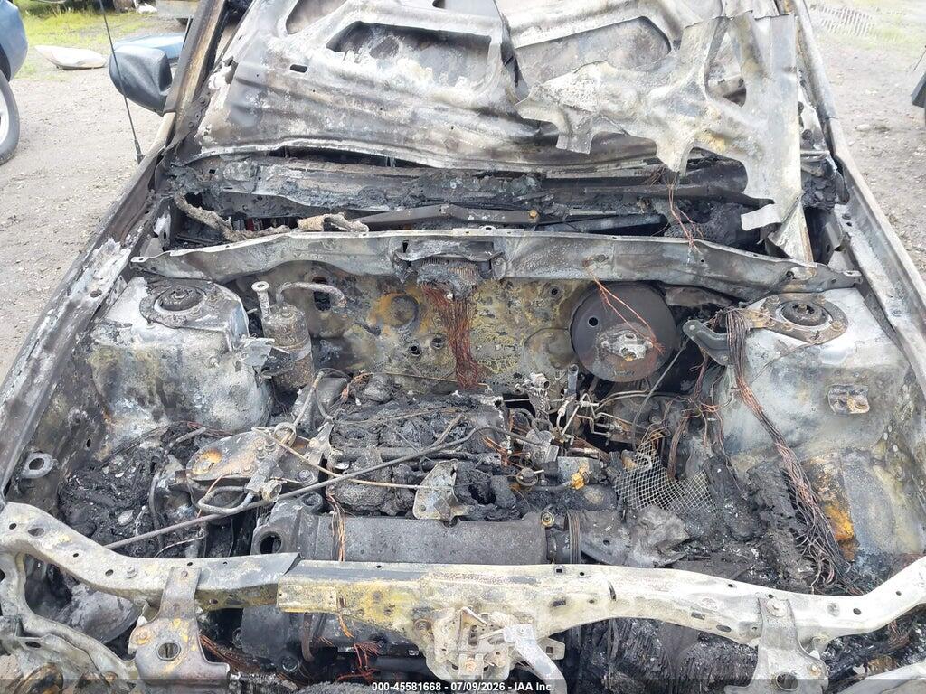 1FMCU94104KA53649 2004 FORD ESCAPE photo no. 10