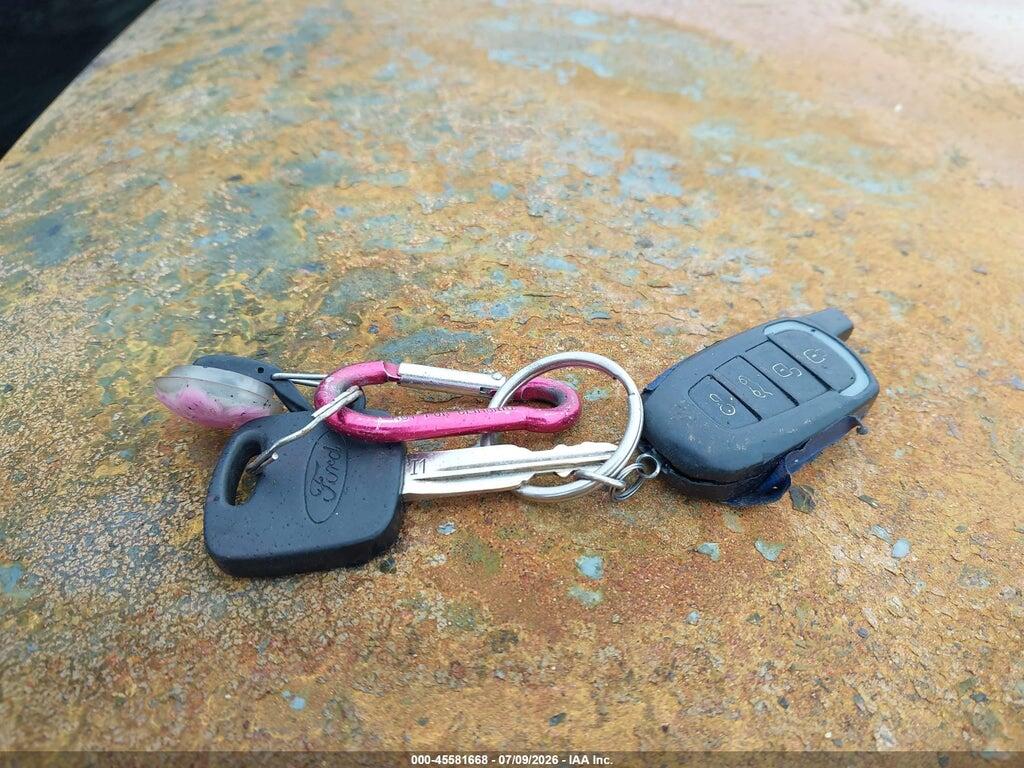 1FMCU94104KA53649 2004 FORD ESCAPE photo no. 11
