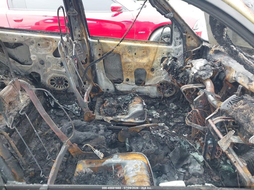1FMCU94104KA53649 2004 FORD ESCAPE photo no. 5