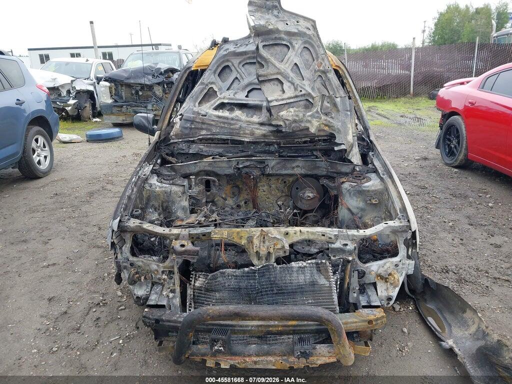 1FMCU94104KA53649 2004 FORD ESCAPE photo no. 6