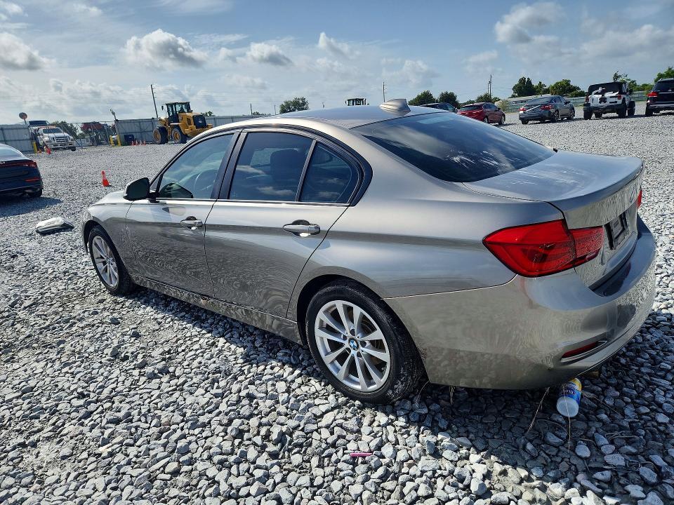 2018 BMW 320 I — Фото 2 из 12