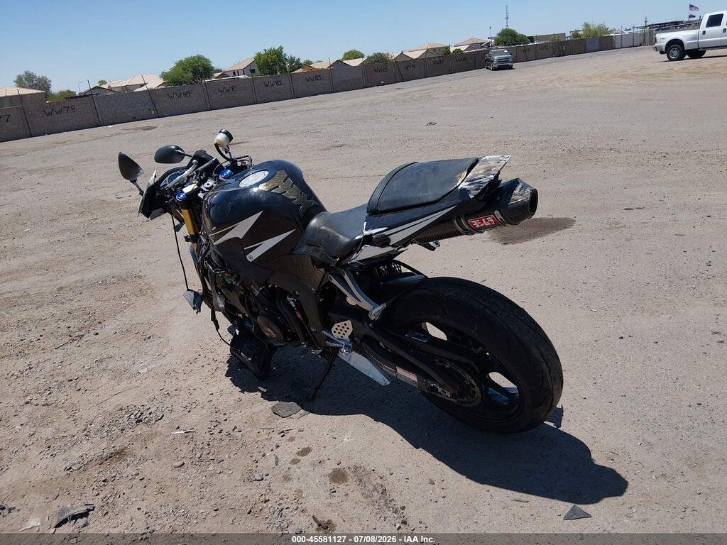 JH2PC40H1HK300074 2017 HONDA CBR600 photo no. 3