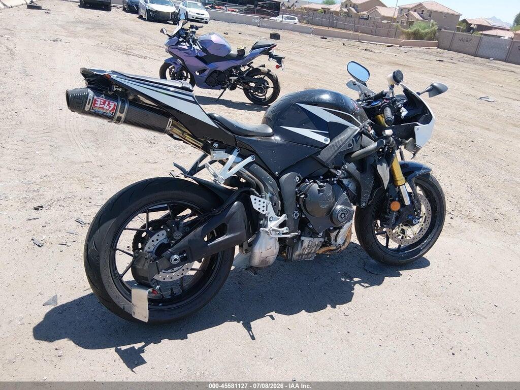 JH2PC40H1HK300074 2017 HONDA CBR600 photo no. 4