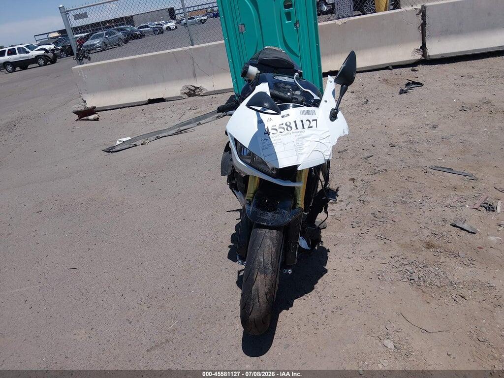 JH2PC40H1HK300074 2017 HONDA CBR600 photo no. 5